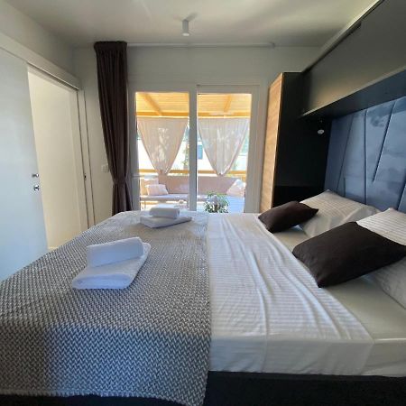 Mobile Home Saky, Биоград на Мору Екстериор снимка