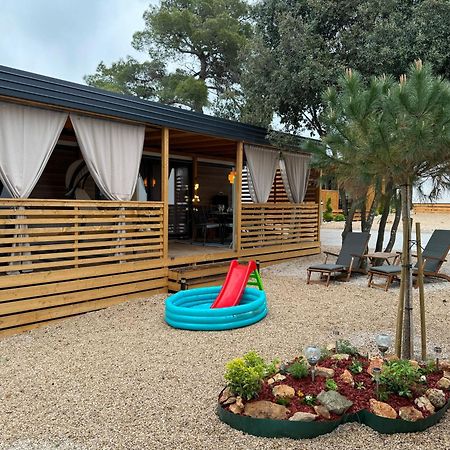 Mobile Home Saky, Биоград на Мору Екстериор снимка