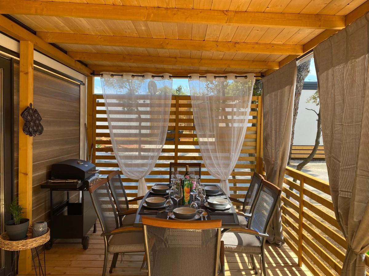 Mobile Home Saky, Биоград на Мору Екстериор снимка