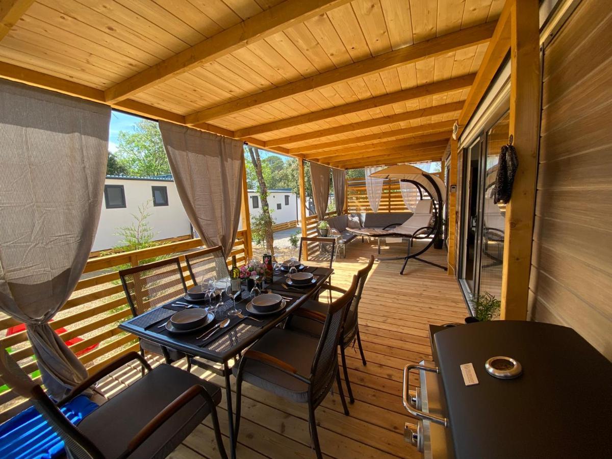 Mobile Home Saky, Биоград на Мору Екстериор снимка