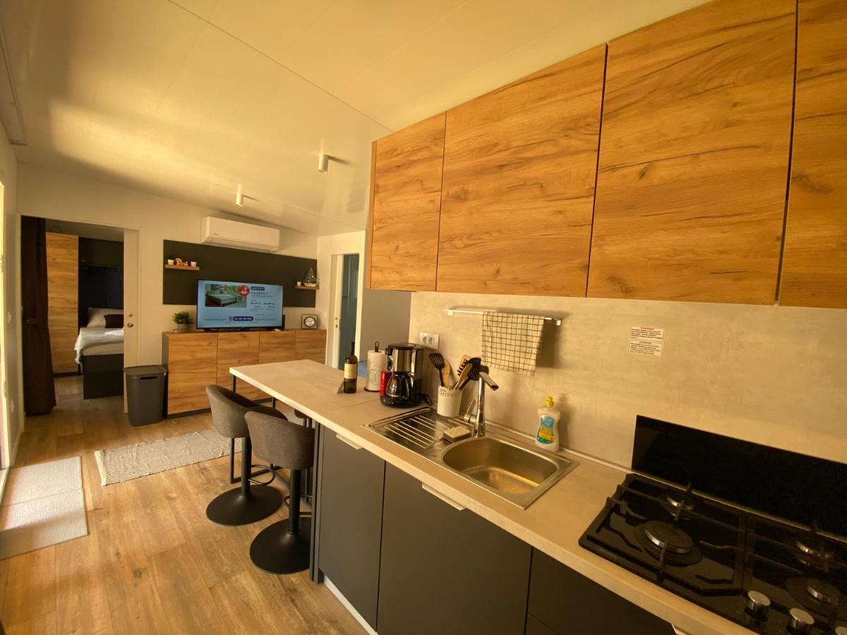 Mobile Home Saky, Биоград на Мору Екстериор снимка