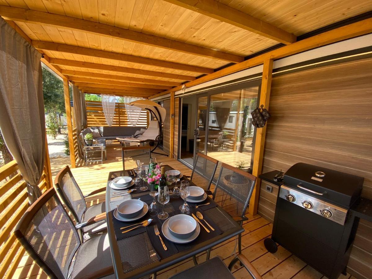 Mobile Home Saky, Биоград на Мору Екстериор снимка
