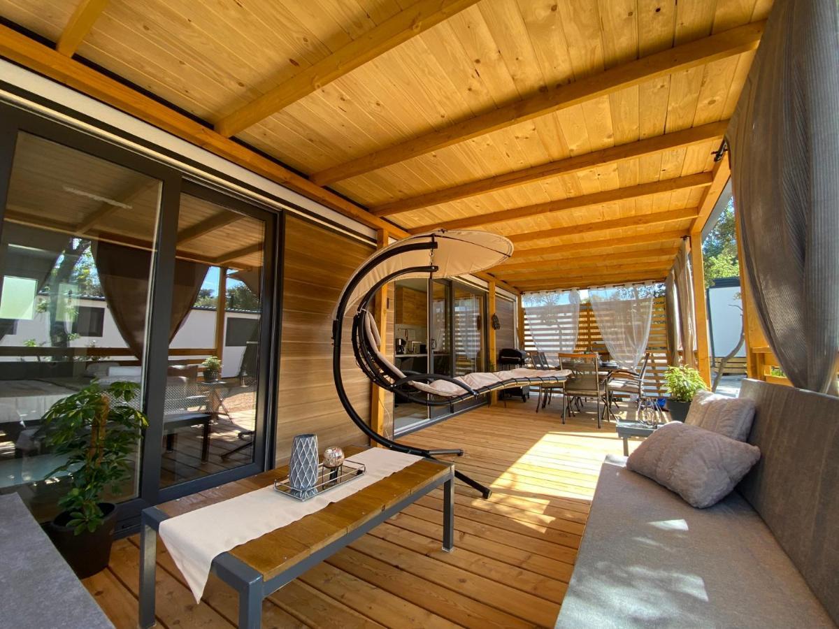 Mobile Home Saky, Биоград на Мору Екстериор снимка