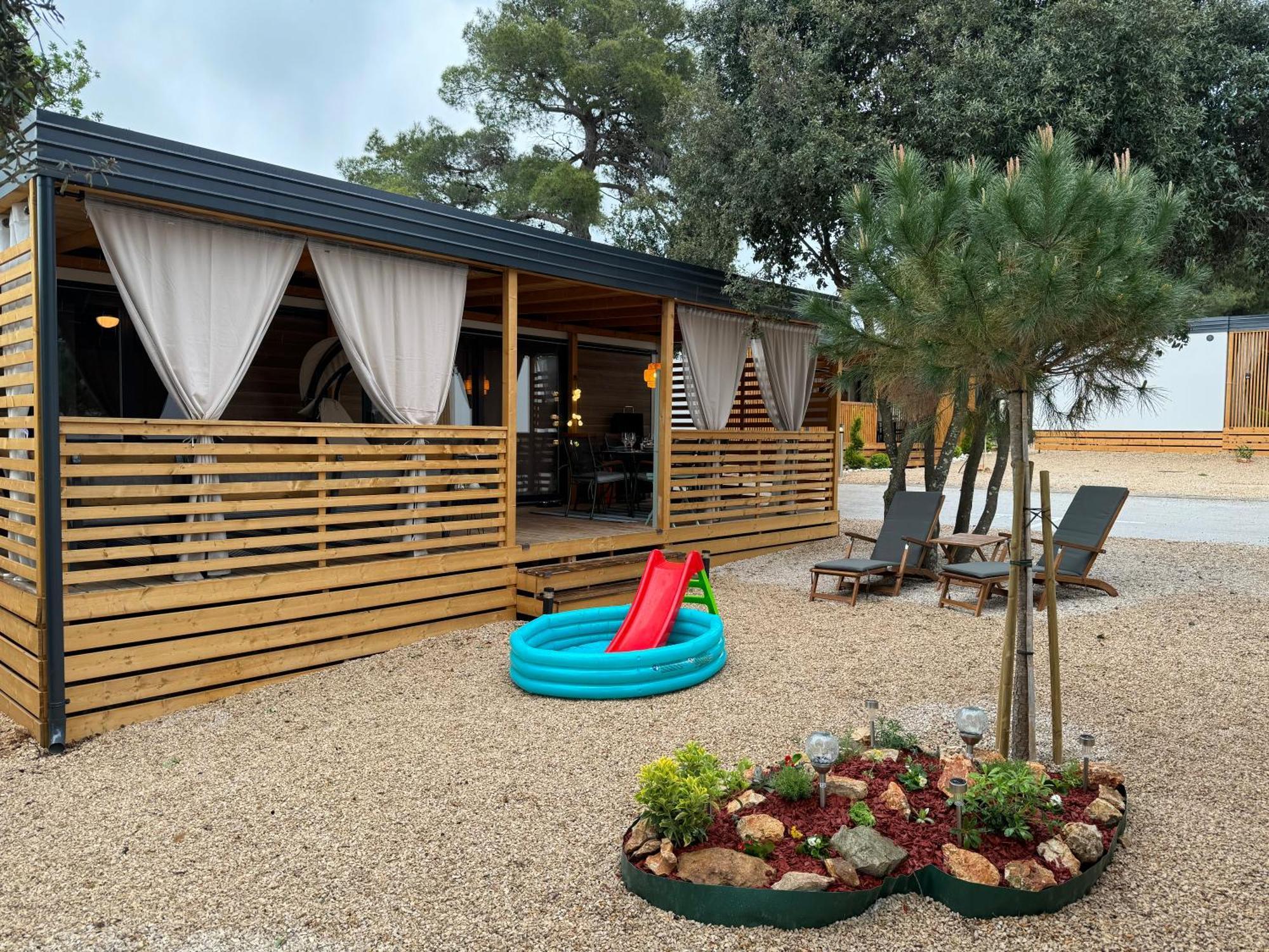 Mobile Home Saky, Биоград на Мору Екстериор снимка